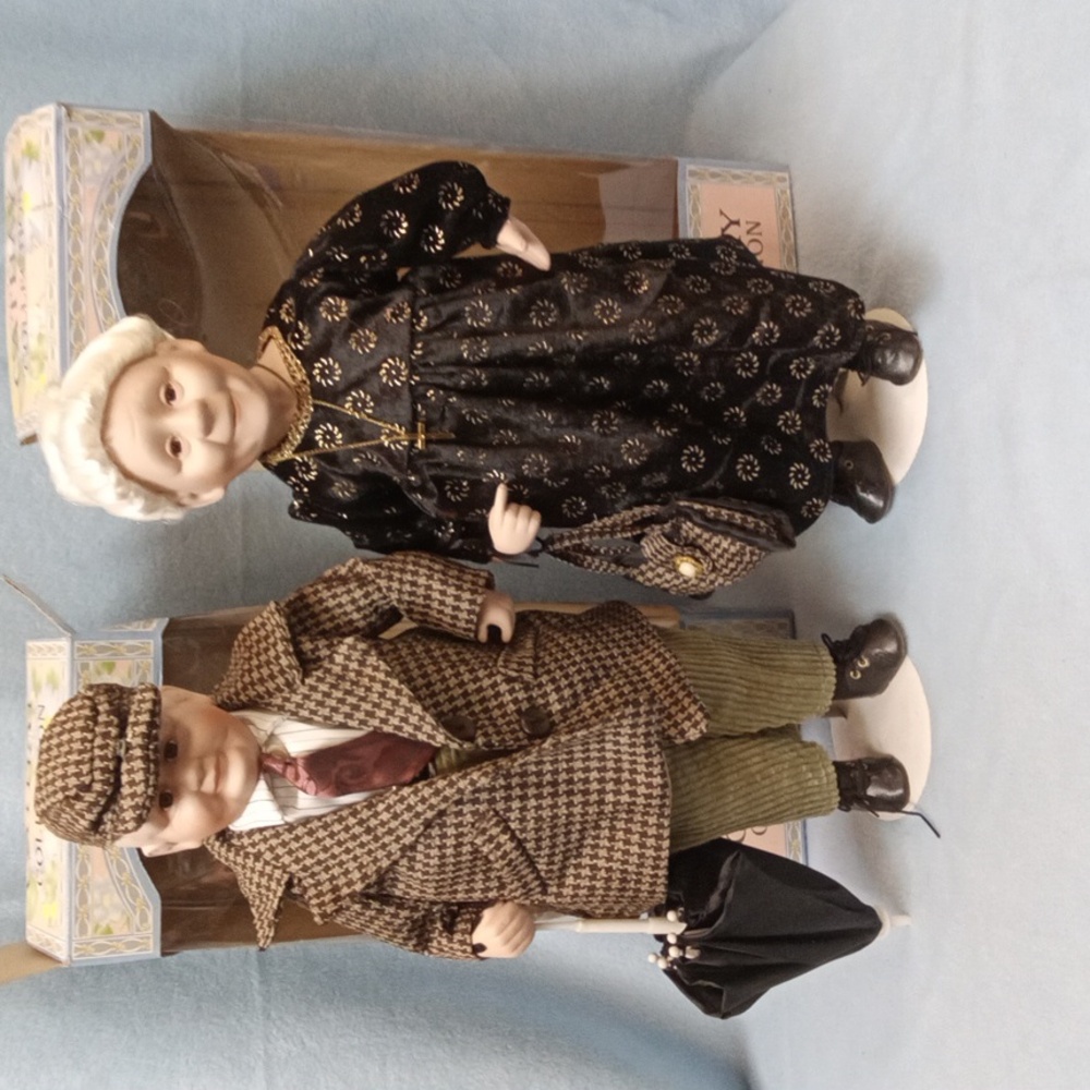 Cathay Collection Grandma And Grandpa in Classic Attire